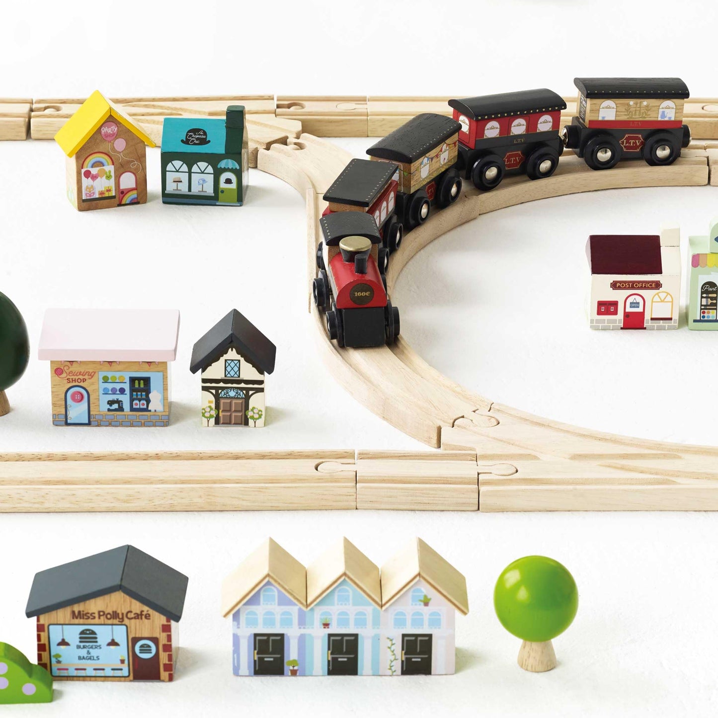 Le Toy Van London Wooden Train Set - 120 Piece Track & Accessories - Educational Toy for Boys/Girls Age 3+