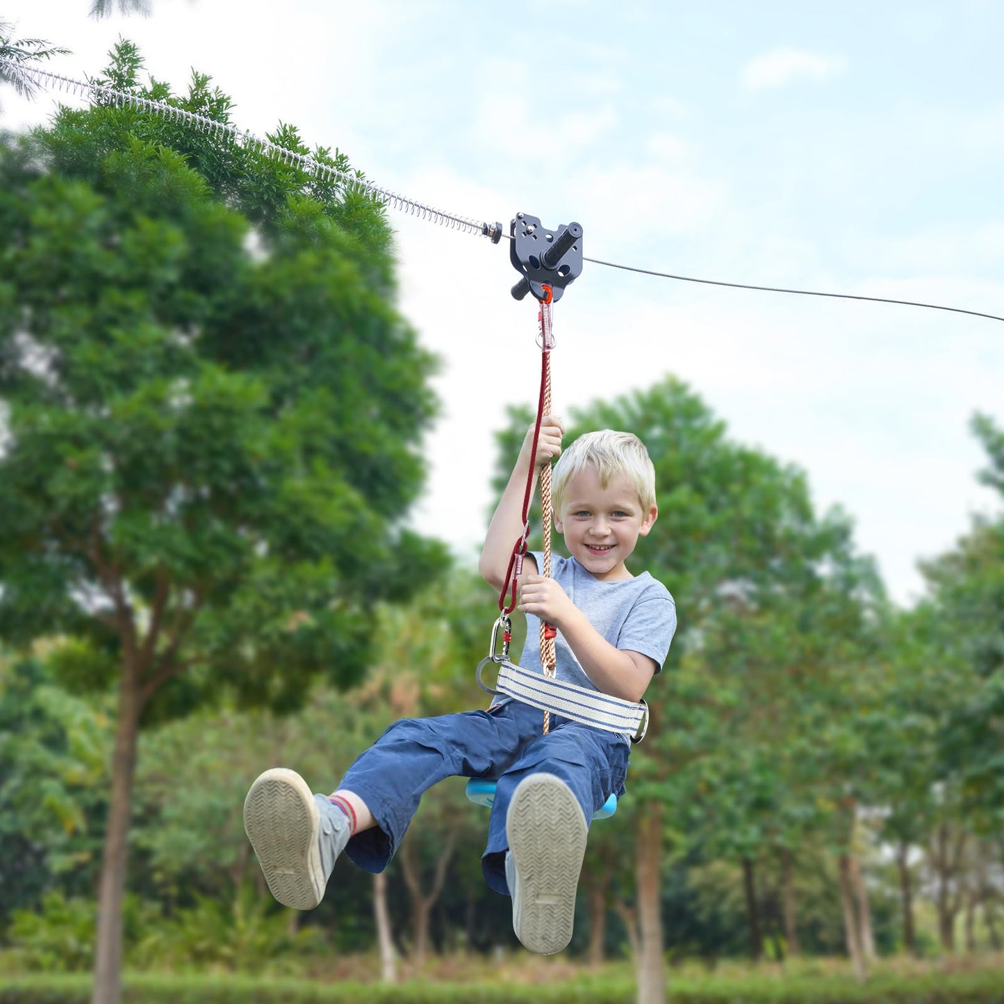 VEVOR Kit de Tirolesa 24 Metros para Jardín - Soporta 227 kg, con Asiento Colgante, Carro de Acero y Frenos - Para Niños y Adultos